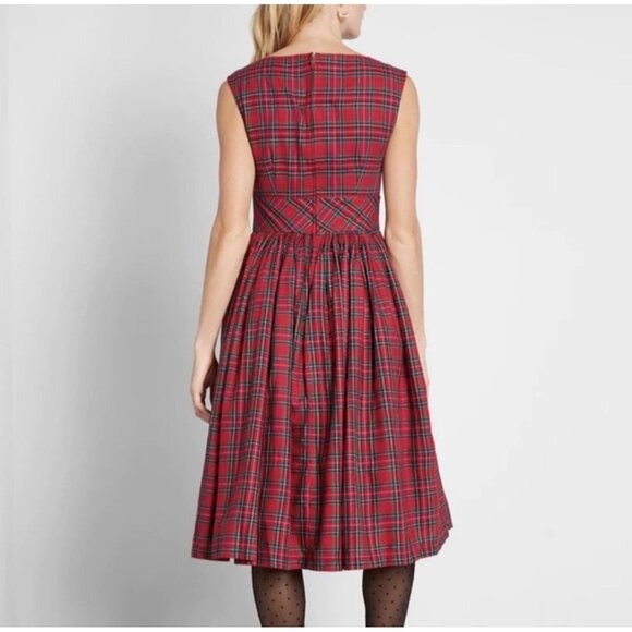 ModCloth Dress Womens 8 Red Tartan Plaid Fit & Flare Midi Holiday Party Retro - Picture 2 of 16